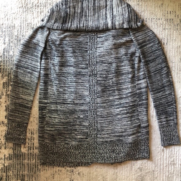 Wilfred Flaubert Sweater - Picture 4 of 7